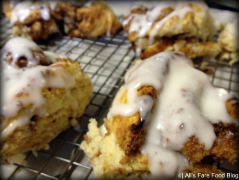 Quick cinnamon rolls with icing