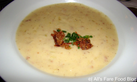 Le Cellier cheddar cheese soup