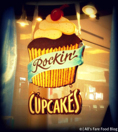 Rockin' Cupcakes sign