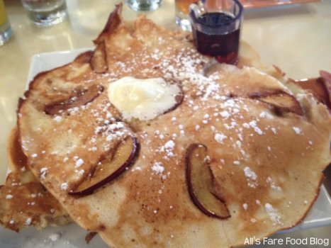Apple pancake at Sweet Clove